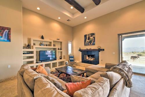 Desert Sanctuary With Striking Mountain Views