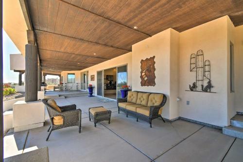 Desert Sanctuary With Striking Mountain Views