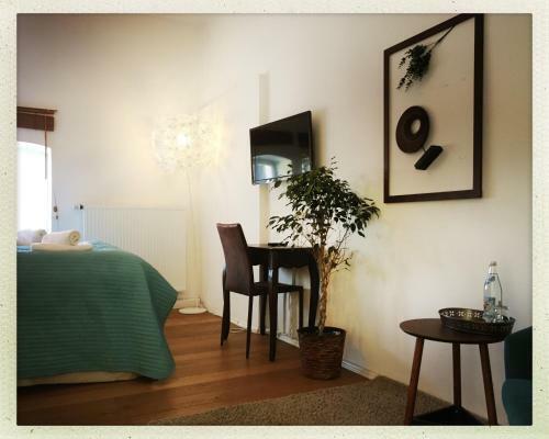 Art Hotel & Hostel