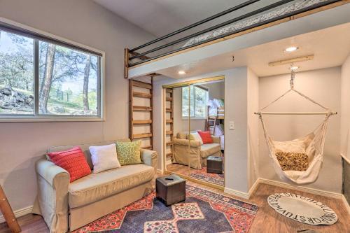 Knotty Pine Retreat With Private Hot Tub!