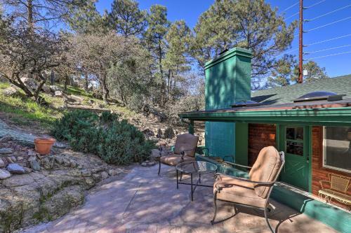 Knotty Pine Retreat With Private Hot Tub!