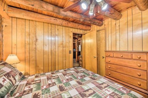 Pet-friendly Show Low Cabin With Forest Views!