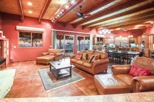Dove Mountain Estate