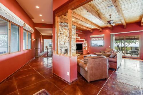 Dove Mountain Estate