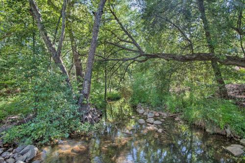 Spacious Sedona Hideaway With Furnished Patio!