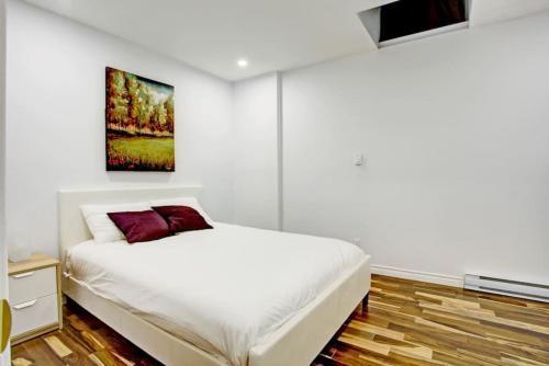 Stella Stays Elegant 2 Floor Home Downtown Mtl Parking