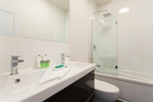Apartamento Perfectly Located Mile End 2 Bdr Unit By Den Stays