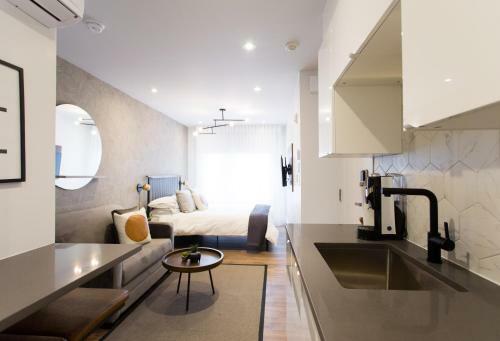 Apartamento The Santamaria Golden Palms Studio By Den Stays