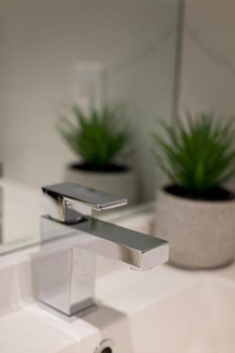 Apartamento The Santamaria Golden Palms Studio By Den Stays