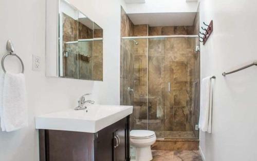 Lincoln Montreal Downtown II Pet Friendly II Room A