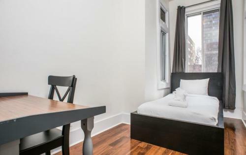 Lincoln Montreal Downtown II Pet Friendly II Room A