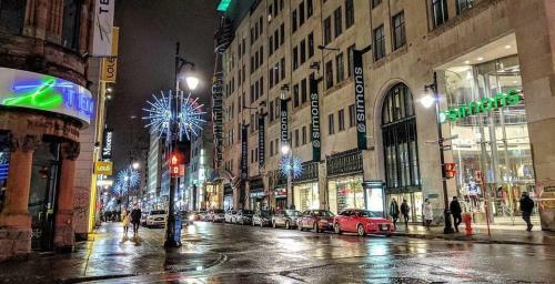 Lincoln Montreal Downtown II Pet Friendly II Room A