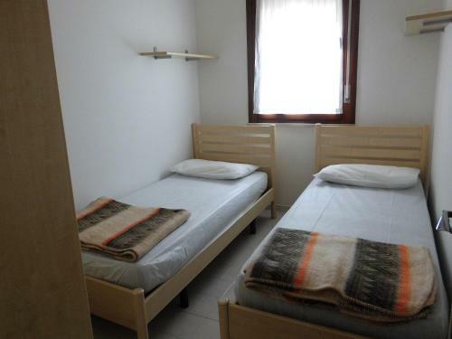 Beautiful Apartment For 6 People-swimming Pool-ac
