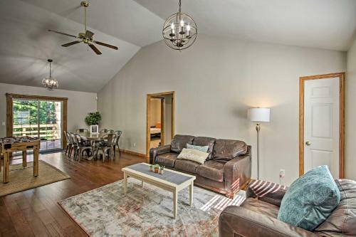 Spacious Rogers House With Beaver Lake Access!