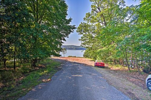 Spacious Rogers House With Beaver Lake Access!