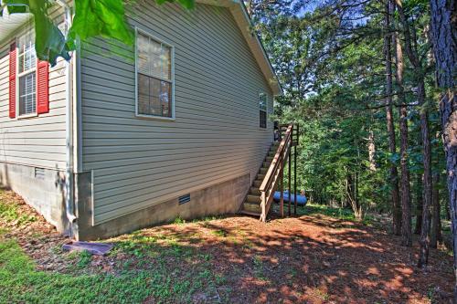 Spacious Rogers House With Beaver Lake Access!