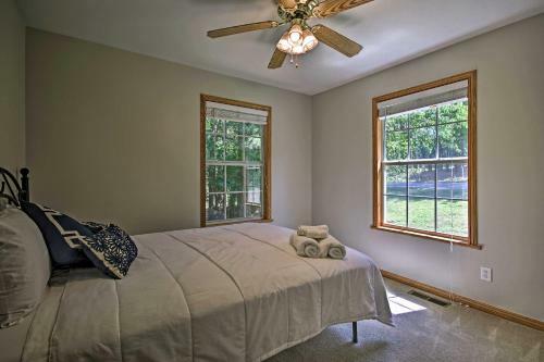 Spacious Rogers House With Beaver Lake Access!