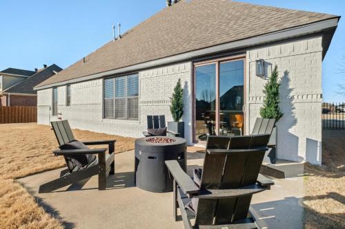 Apollo House - Amazing Location In Rogers, Ar - Sleeps 11!