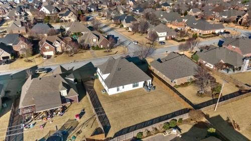 Apollo House - Amazing Location In Rogers, Ar - Sleeps 11!