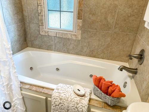 Stylish Amp Comfy Oasis 5min To Amp Queen Beds