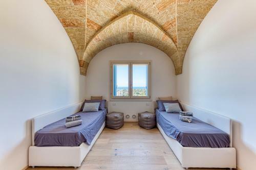 Villa Porta Azzurra By Posarellivillas
