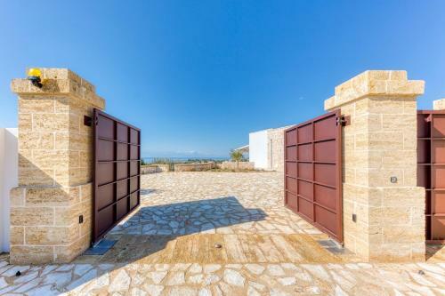Villa Porta Azzurra By Posarellivillas