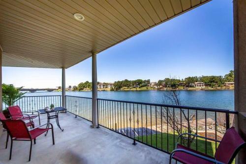 Apartamento Unique, Lakefront Corner Condo With 2 En Suite Brs