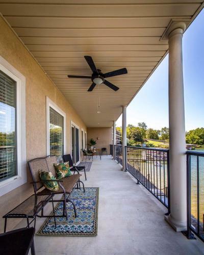 Apartamento Unique, Lakefront Corner Condo With 2 En Suite Brs