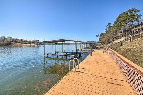 Stunning Hot Springs Retreat On Lake Hamilton