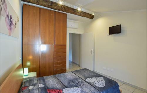 Stunning Apartment In Monte Isola With 2 Bedrooms