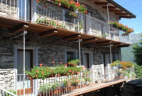 Apartamento Chalet In Pietra E Legno Con Caminetto