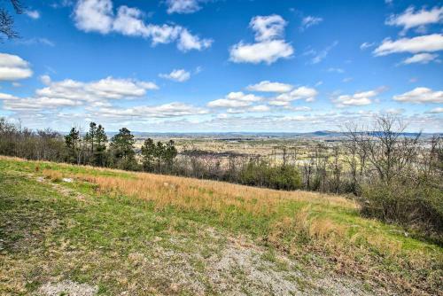 Luxe Home With Deck Mins To Lake And Natl Park!