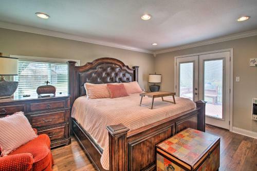 Luxe Home With Deck Mins To Lake And Natl Park!
