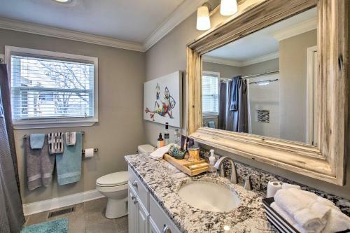 Luxe Home With Deck Mins To Lake And Natl Park!