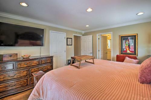 Luxe Home With Deck Mins To Lake And Natl Park!