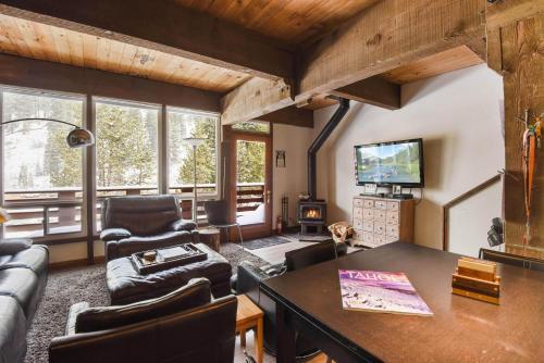 Alpine Manor Retreat