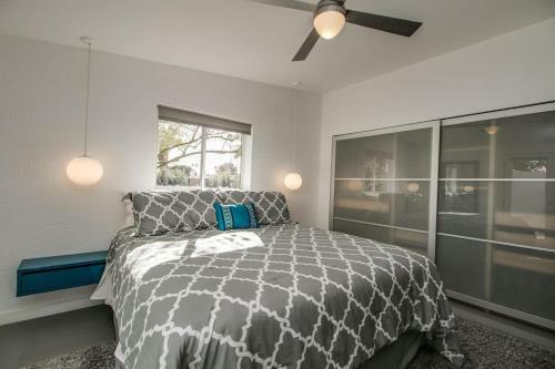 Vintage Charm W Modern Comforts Pool And Hot Tub