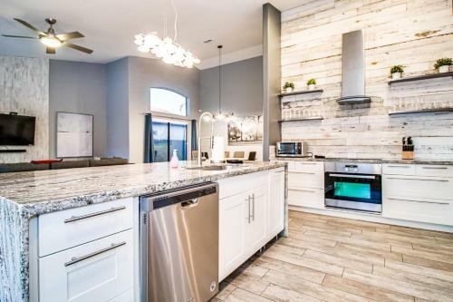 Luxury Modern Home Whtd Pool In North Scottsdale