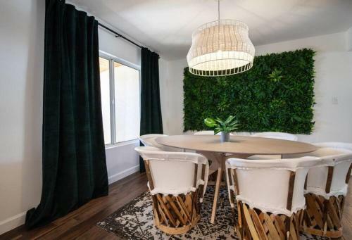 Bella Luna Retreat By Homeslice Stays