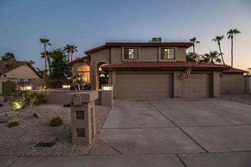 North Scottsdale Retreat W Resort Like Backyard