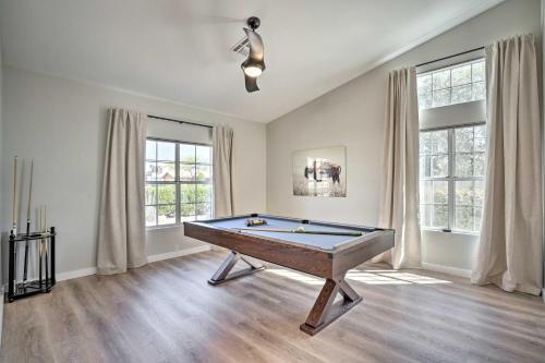 Contemporary Phoenix Gem With Putting Green!