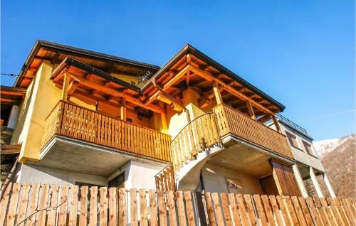 Beautiful Home In Dosso Del Liro With 2 Bedrooms