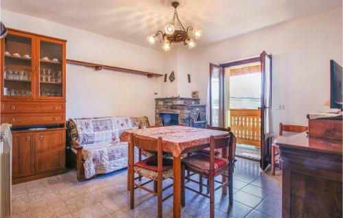 Beautiful Home In Dosso Del Liro With 2 Bedrooms