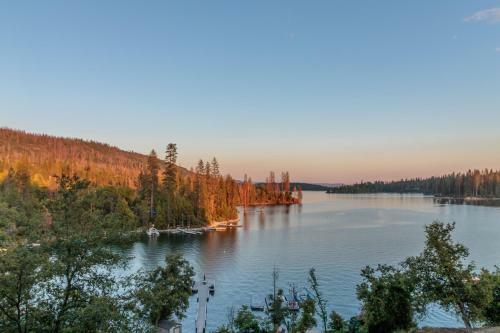Lakeview Lodge