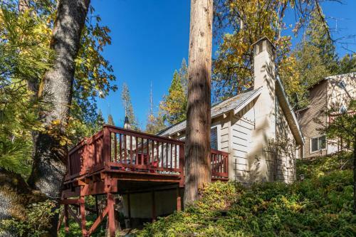 The Cottage At Bass Lake