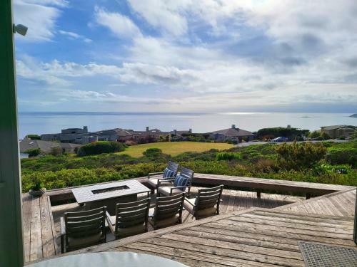 New Sea-renity Wide Ocean Views, Fireplace And Spa