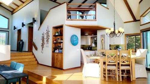 New Sea-renity Wide Ocean Views, Fireplace And Spa