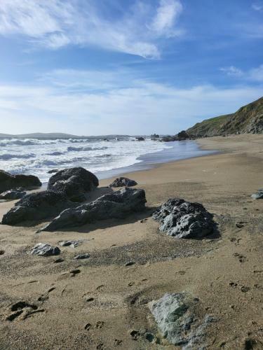 New Sea-renity Wide Ocean Views, Fireplace And Spa