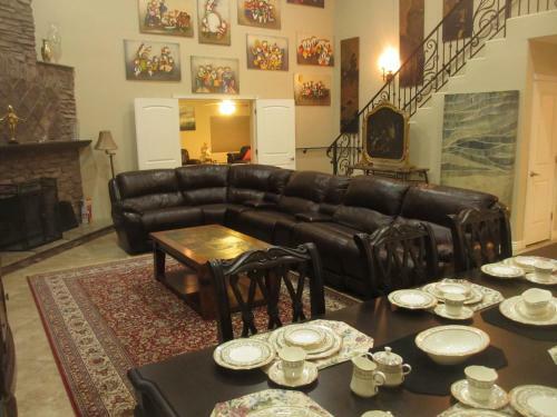 4100 Plus Sqft Art Museum Property In Downtown Scottsdale