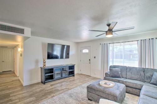 Stylish Scottsdale Oasis Close To Old Town!